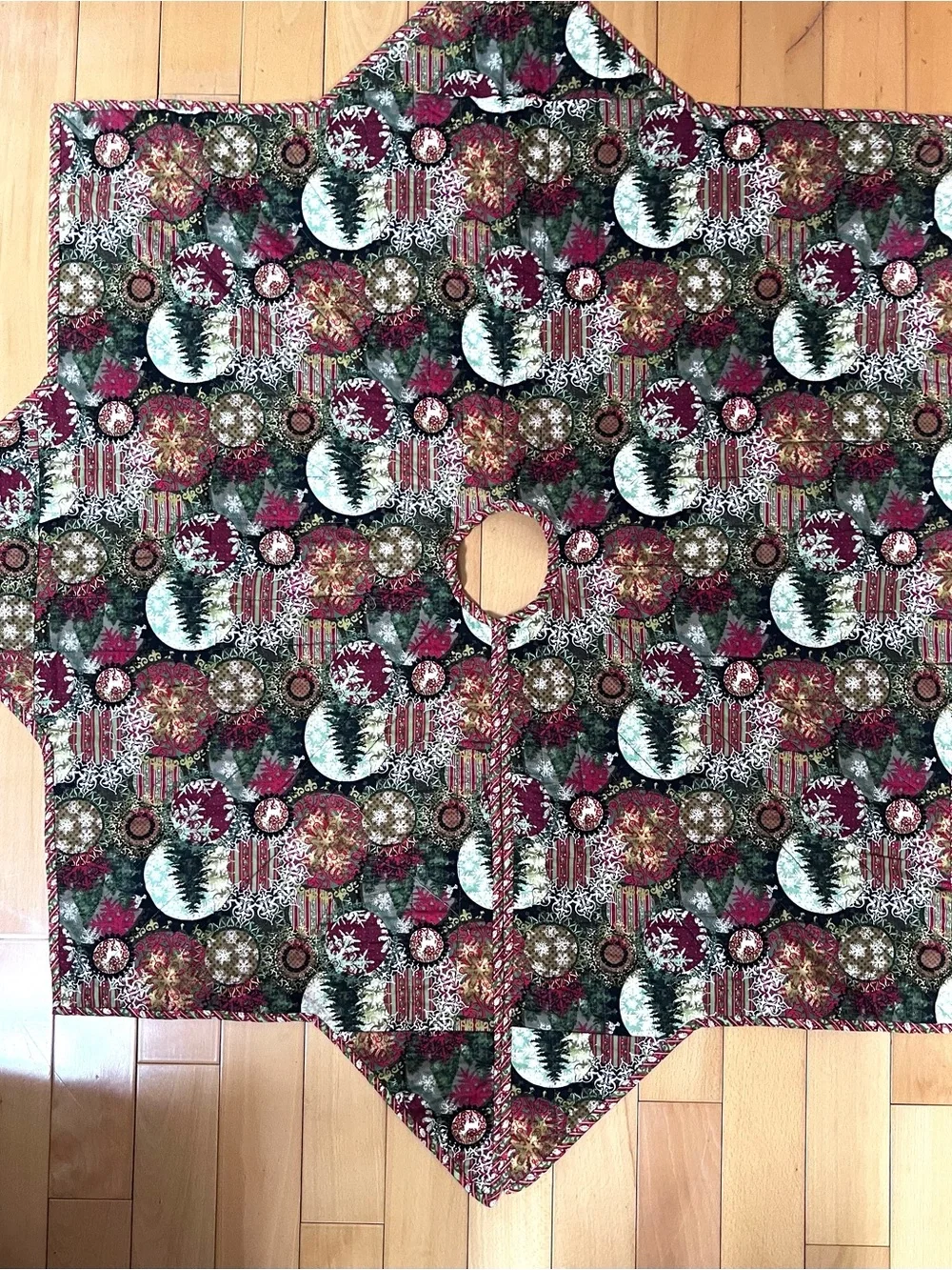 Quilted Star Christmas Tree Skirt 54 1/2